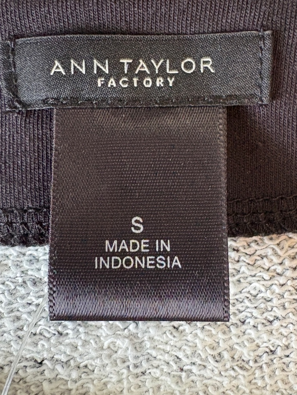 Ann Taylor NWT Black Windowpane Plaid Shift Dress, size Small - Picture 3 of 8